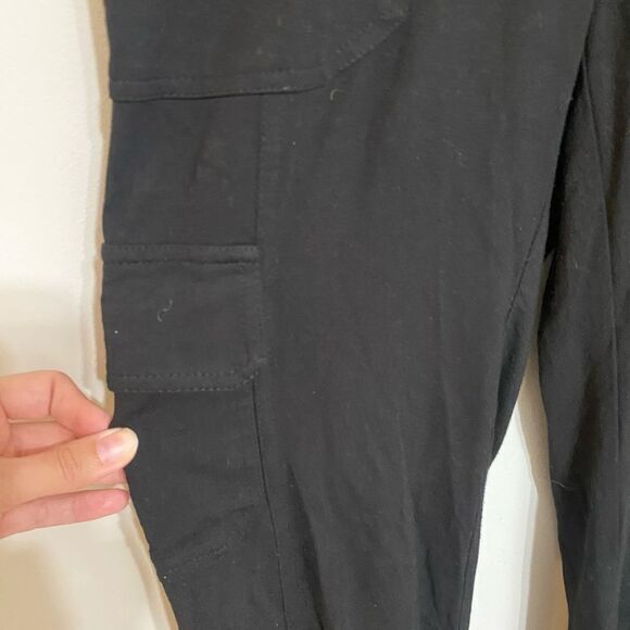 Women’s  black cache roll up cargo Capri‎ pants size 2 - Picture 2 of 11